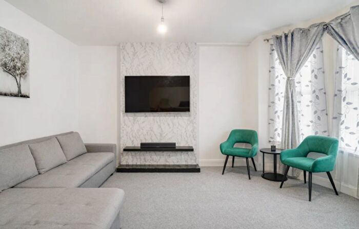 2 Bedroom Flat To Rent In Aberdeen Road, Croydon, CR0