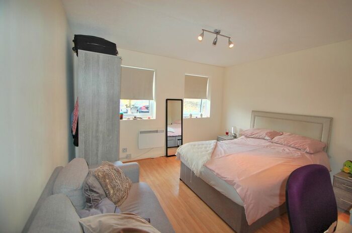 Studio To Rent In Manor Road, Wallington, SM6