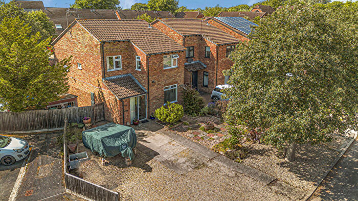 4 Bedroom Detached House For Sale In Mattock Way, Abingdon, OX14