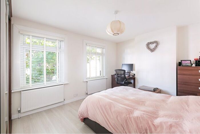 3 Bedroom Terraced House For Sale In Brighton Road, South Croydon, CR2