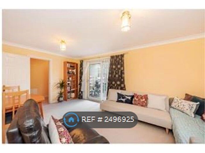 2 Bedroom Flat To Rent In Nightingale Court, Harrow, HA1