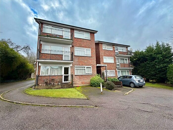 2 Bedroom Flat For Sale In Alison Court, Hale Lane, Edgware, HA8