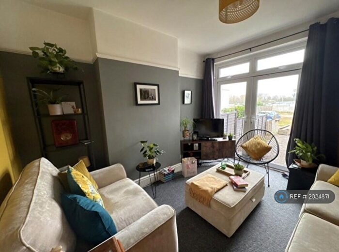 1 Bedroom Flat To Rent In Tixall Road, Stafford, ST16