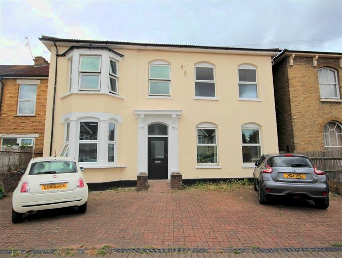 1 Bedroom Flat To Rent In Vicarage Road, London, E10