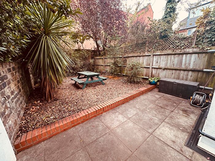 2 Bedroom Flat To Rent In Sussex Way, London, N7