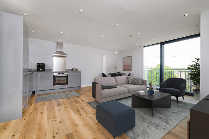 3 Bedroom Apartment For Sale In Admiral Court, Croydon, CR0