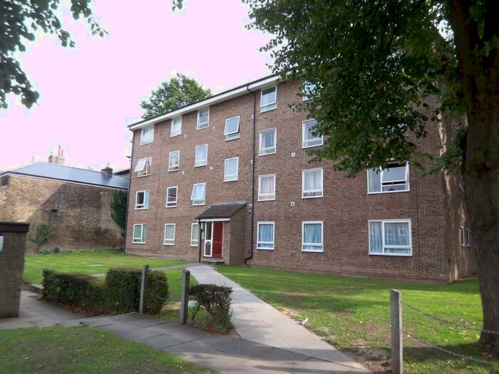 2 Bedroom Flat To Rent In Addiscombe Road, East Croydon, Surrey, CR0