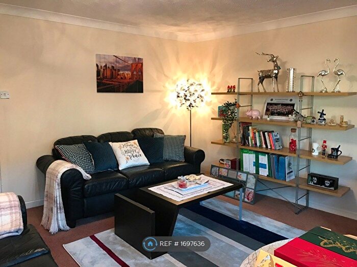 3 Bedroom Flat To Rent In Duff Road, Edinburgh, EH11