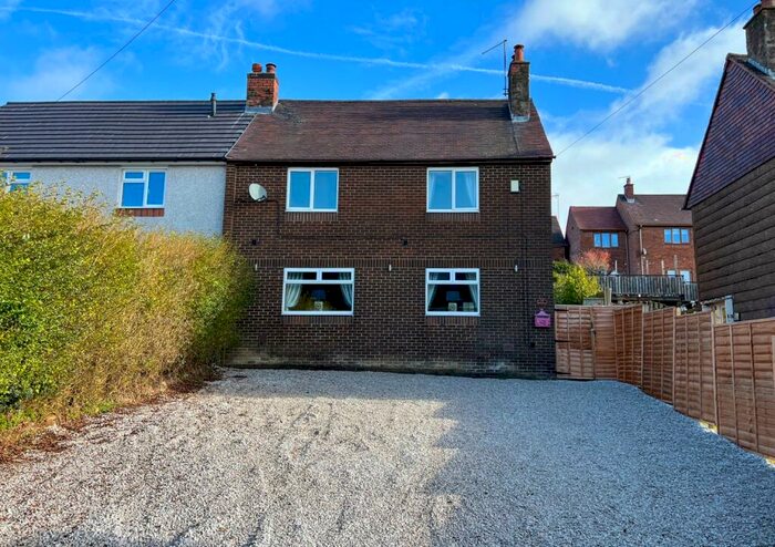 3 Bedroom Semi-Detached House For Sale In Wellfield Close, Ridgeway, S12