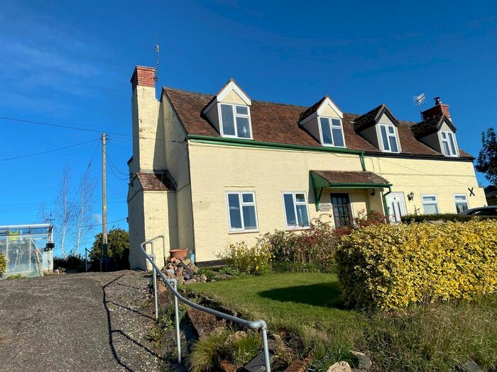 3 Bedroom Semi-Detached House For Sale In Bransford, Worcester WR6