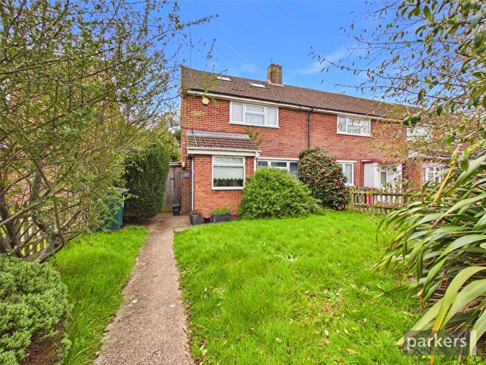 4 Bedroom End Of Terrace House For Sale In Aldworth Close, Reading, Berkshire, RG30