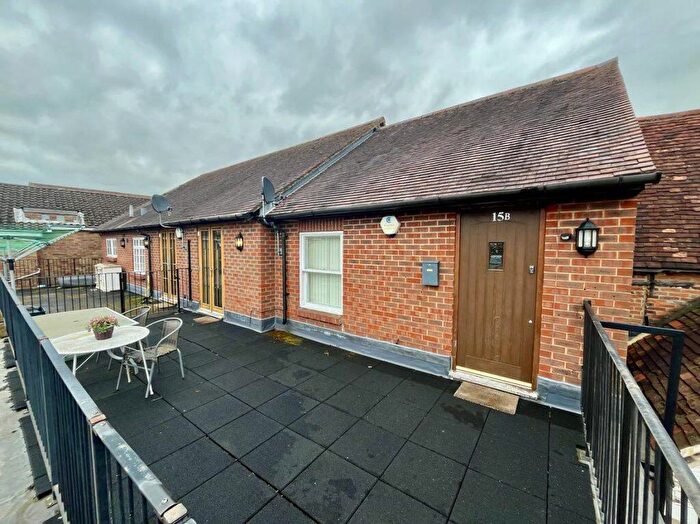 2 Bedroom Flat To Rent In The Broadway, Thatcham, RG19