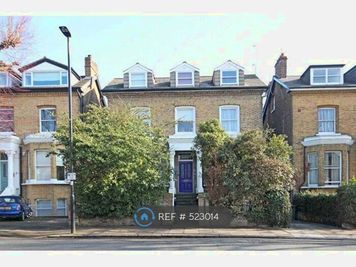 Studio To Rent In Victoria House, London, W5