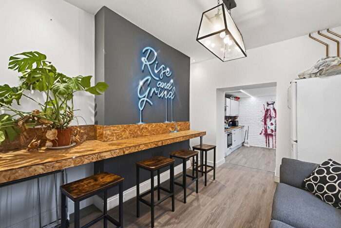 5 Bedroom Terraced House For Sale In Lisson Grove, Plymouth, PL4