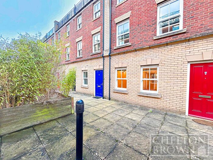 3 Bedroom Apartment To Rent In Sheep Street, Northampton, NN1