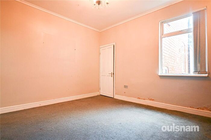 3 Bedroom Terraced House For Sale In Beakes Road, Smethwick, West Midlands, B67
