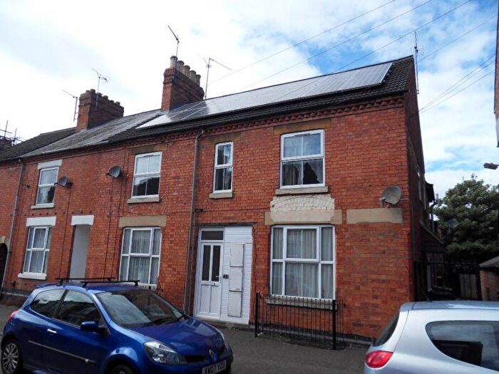 2 Bedroom Flat To Rent In Crabb Street, Rushden, NN10