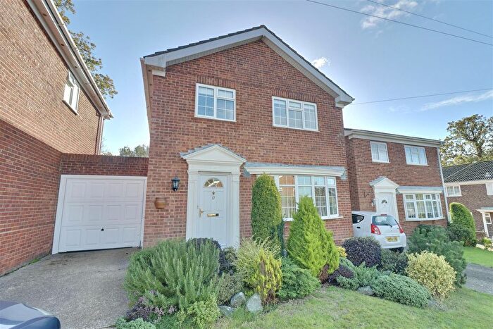 3 Bedroom Detached House For Sale In Pallant Gardens, Fareham, Hampshire, PO16