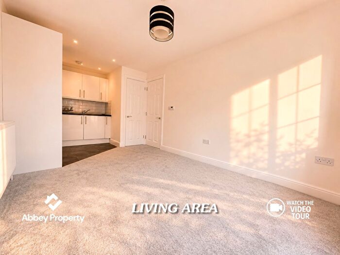 1 Bedroom Flat For Sale In Mulberry Close, Earls Court Mulberry Close, LU1