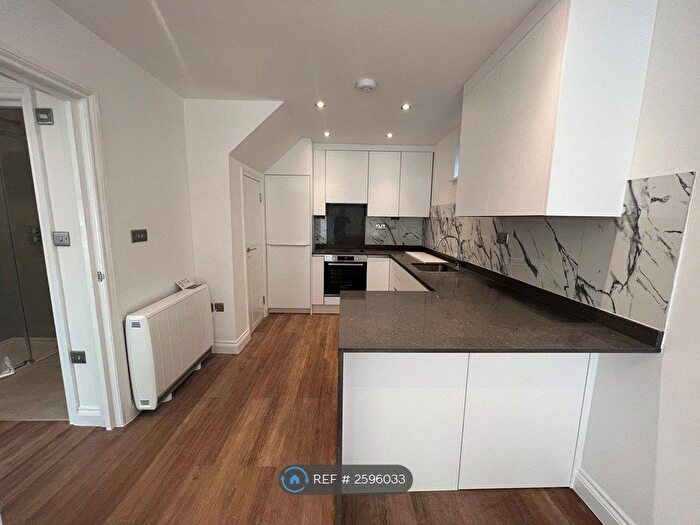 1 Bedroom Flat To Rent In Cordwallis Road, Maidenhead, SL6