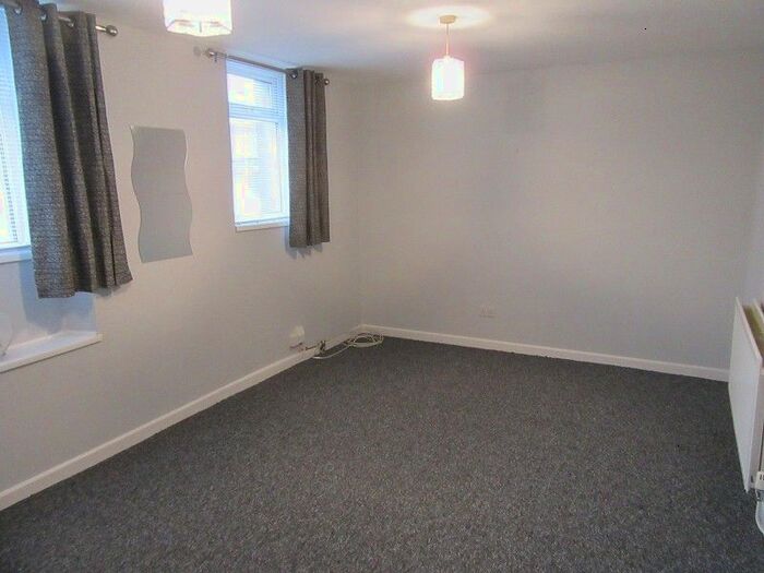 1 Bedroom Flat To Rent In Bryn Road, Loughor, Swansea., SA4
