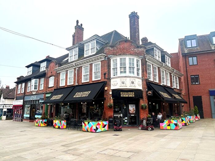 2 Bedroom Flat To Rent In Leys Avenue, Letchworth Garden City, SG6