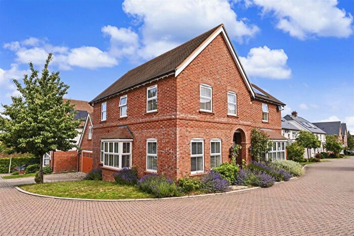4 Bedroom Detached House For Sale In Probyn Close, Kimpton, Hitchin, SG4