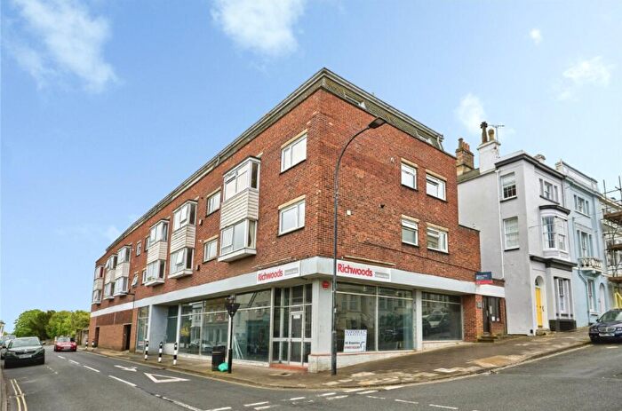 2 Bedroom Flat To Rent In Melville Street, Ryde, PO33
