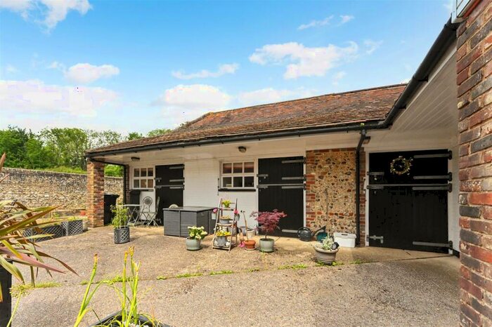 2 Bedroom Barn Conversion To Rent In Thicket Lane, Halnaker, PO18