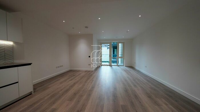 2 Bedroom Flat To Rent In Handley House, Sovereign Court, W6
