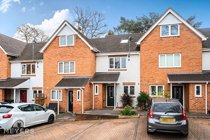 3 Bedroom Terraced House For Sale In Olivia Close, Corfe Mullen, BH21