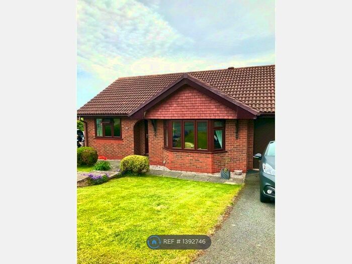 2 Bedroom Bungalow To Rent In Trem Y Mor, Abergele, LL22