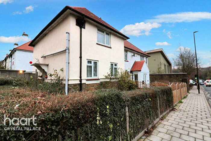 3 Bedroom End Of Terrace House For Sale In Tivoli Road, London, SE27