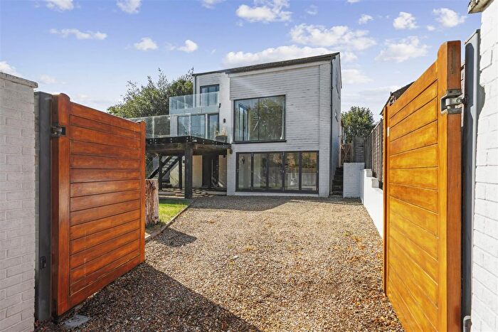 5 Bedroom Detached House For Sale In Cheapside Road, Ascot, SL5