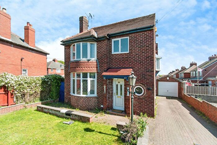 3 Bedroom Detached House For Sale In Redhill Drive, Castleford, WF10