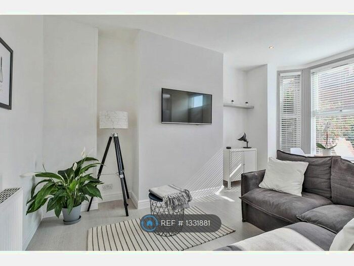 5 Bedroom Terraced House To Rent In Grimthorpe Place, Leeds, LS6