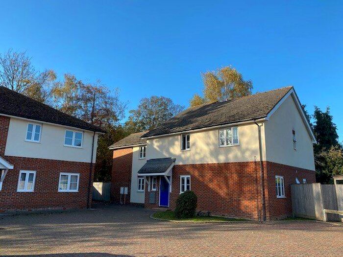 2 Bedroom Flat To Rent In Prior Court, Didcot OX11