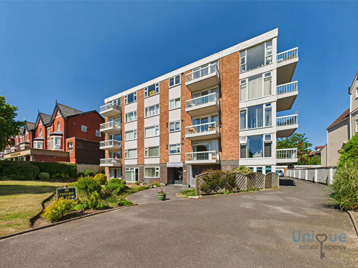 3 Bedroom Apartment For Sale In Clifton Court, Clifton Drive South, Lytham St. Annes, FY8