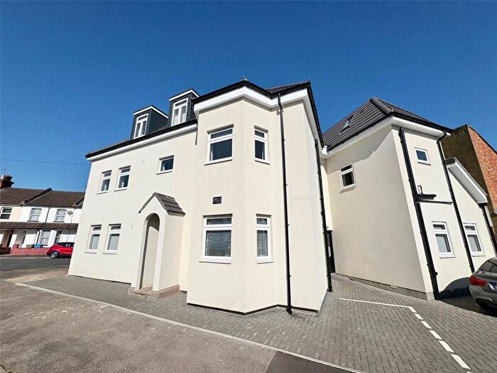 1 Bedroom Flat To Rent In St. Josephs Road, Aldershot, Aldershot, GU12