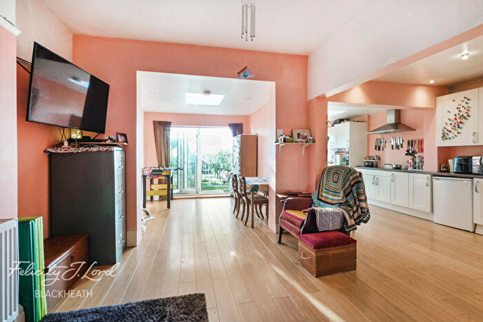 5 Bedroom Semi-Detached House For Sale In Shrewsbury Lane, Shooters Hill, SE18