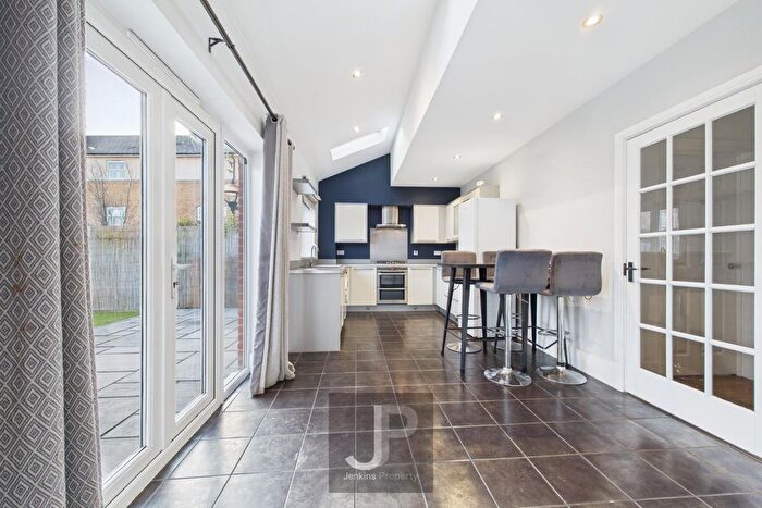 3 Bedroom Property To Rent In De Paul Way, Brentwood, CM14