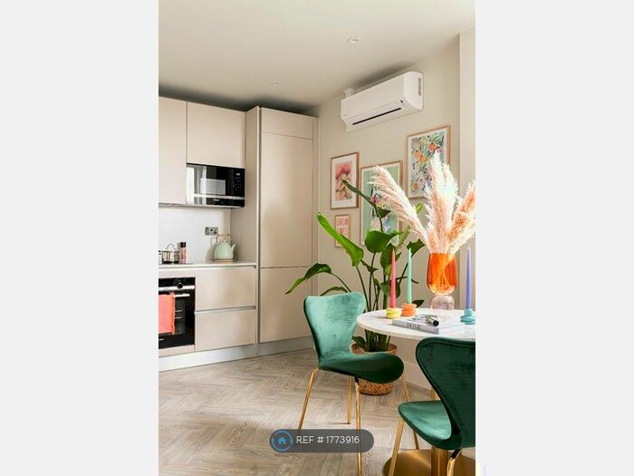 1 Bedroom Flat To Rent In Sandycombe Road, London, TW9