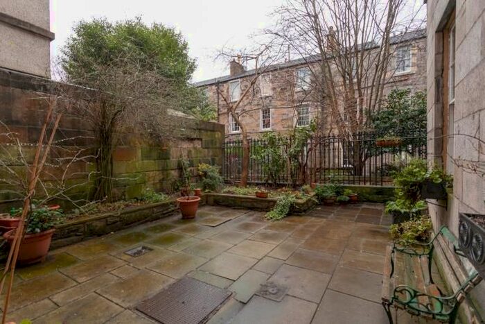1 Bedroom Flat To Rent In St Stephen Place, Stockbridge, Edinburgh, EH3