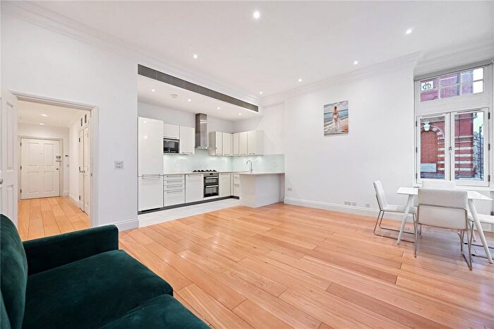 2 Bedroom Flat To Rent In Egerton Terrace, Knightsbridge, London, SW3