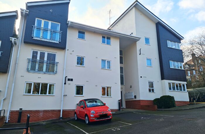 2 Bedroom Flat For Sale In Buckland Rise, Maidstone, ME16