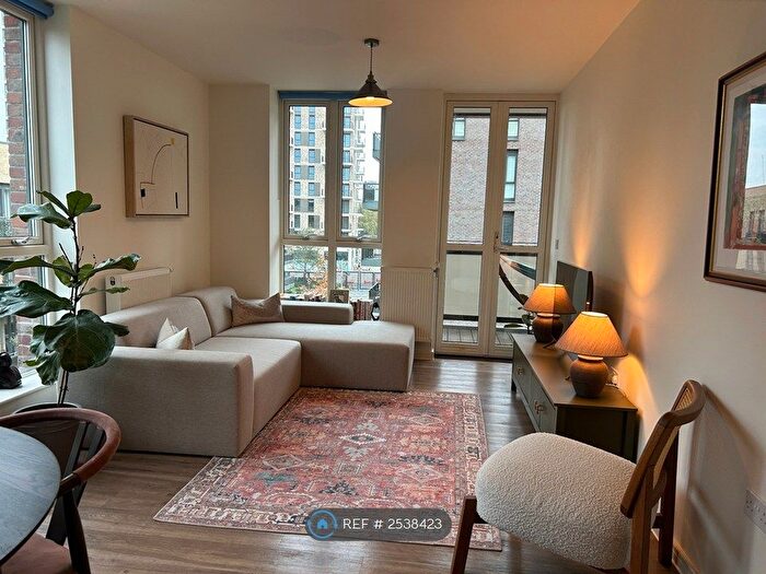 2 Bedroom Flat To Rent In Shackle Court, London, E3