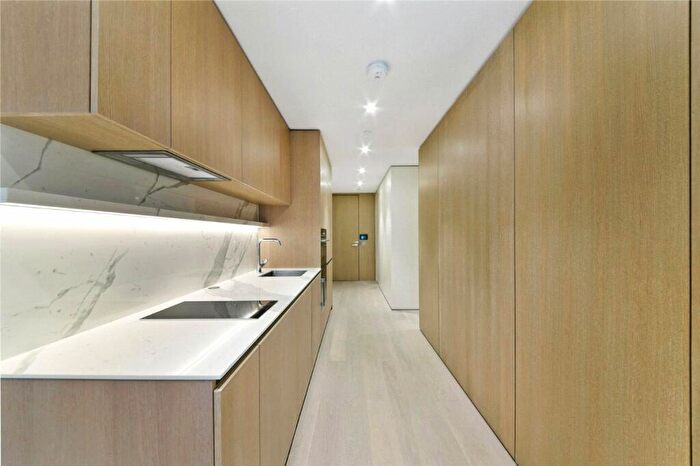 Apartment To Rent In Park Drive, London, E14
