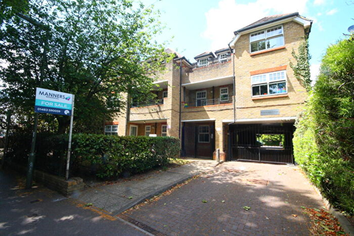 2 Bedroom Flat For Sale In Maybury Road, Woking, GU21