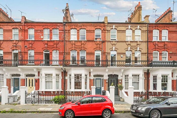 1 Bedroom Flat To Rent In Stonor Road, West Kensington, W14