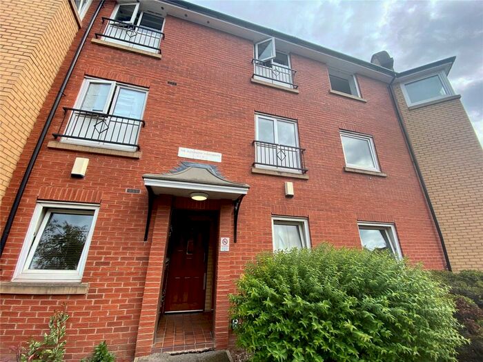 3 Bedroom Flat To Rent In Whiteoak Road, Fallowfield, M14